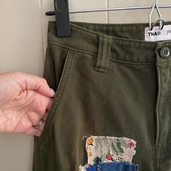 TNA Aritzia Green Straight Leg Cargo Patchwork Pants High Rise Reworked Women 0 - Picture 4 of 12